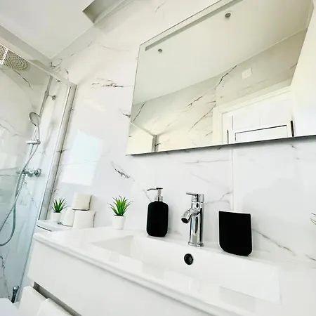 High Standard Flat Lisbon, Memorable Lisbon